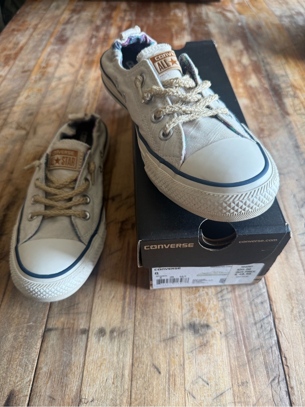 Converse Low Top Ladies Sneakers in Cream with Navy Trim size 8
